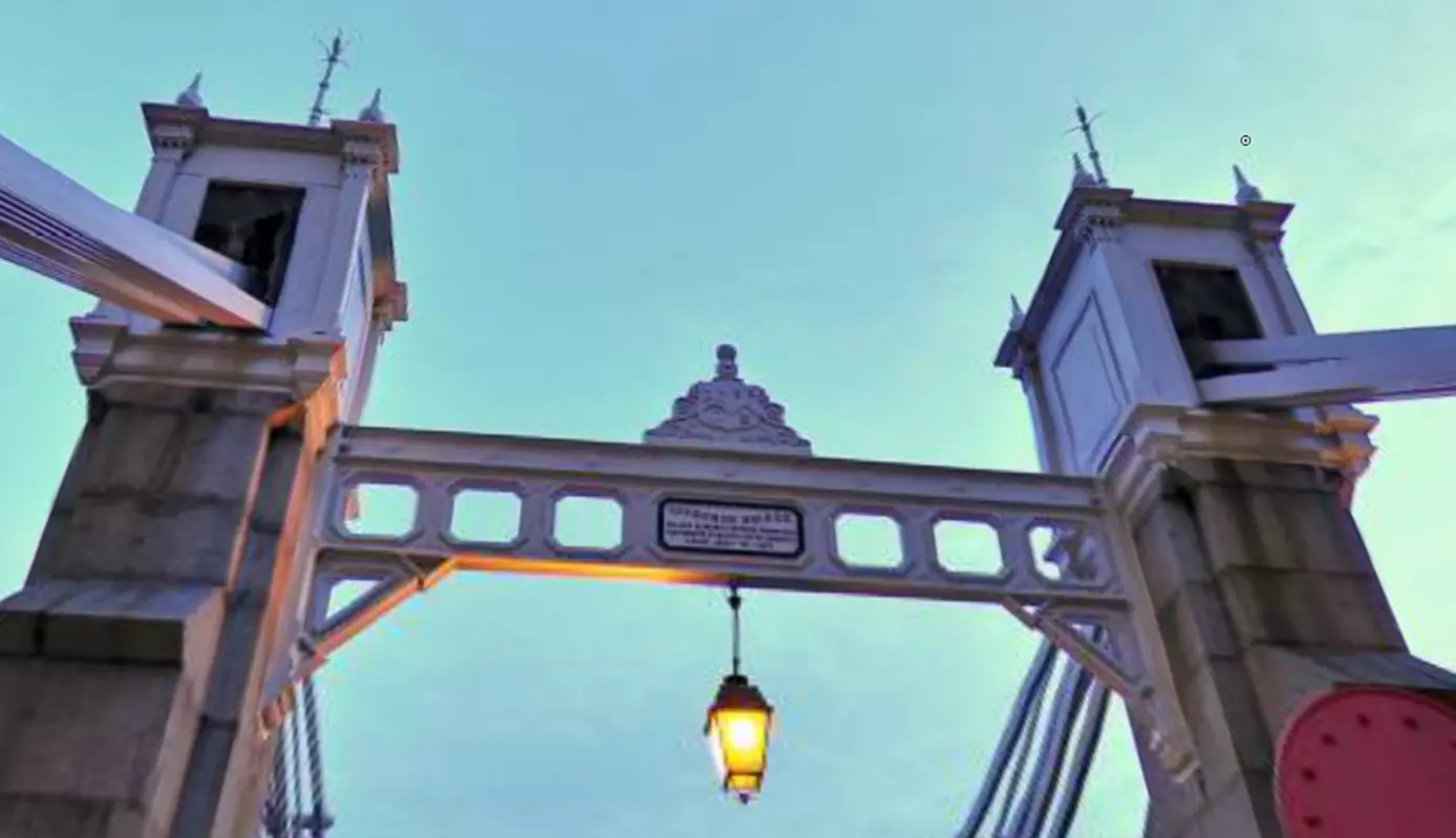Cavenagh Bridge Virtual Reality Image logo