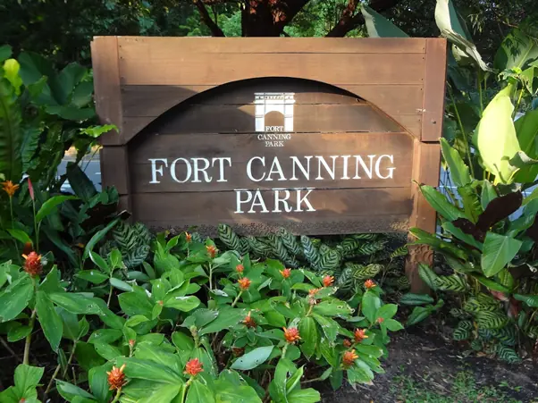 Fort Canning Gate Virtual Reality Image logo